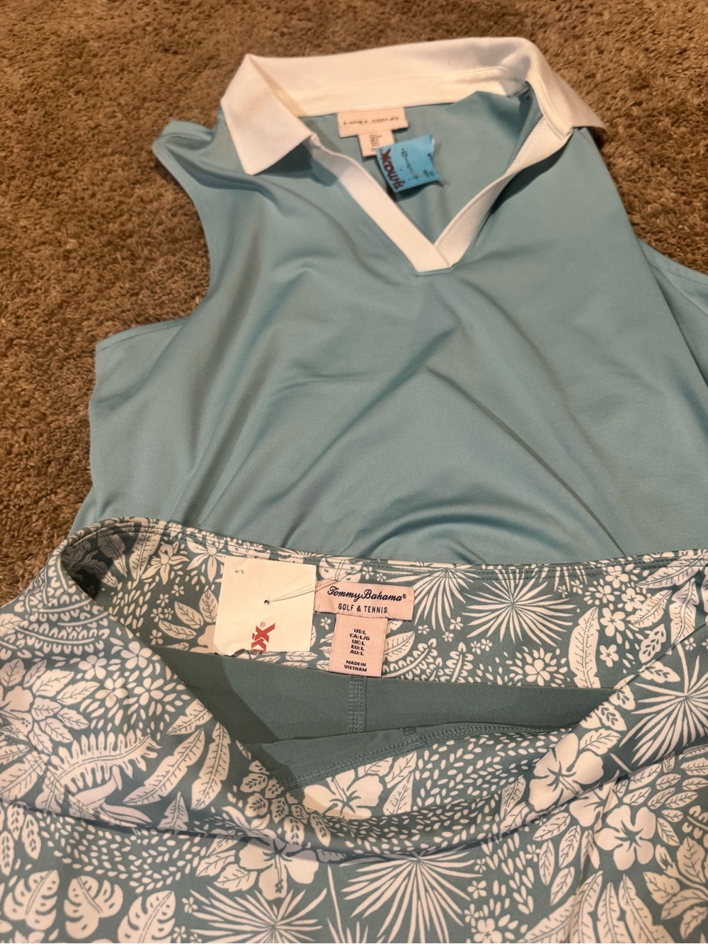 GOLF OUTFIT. Tommy Bahama Light Blue & White Sleeveless Polo Set - Picture 2 of 2